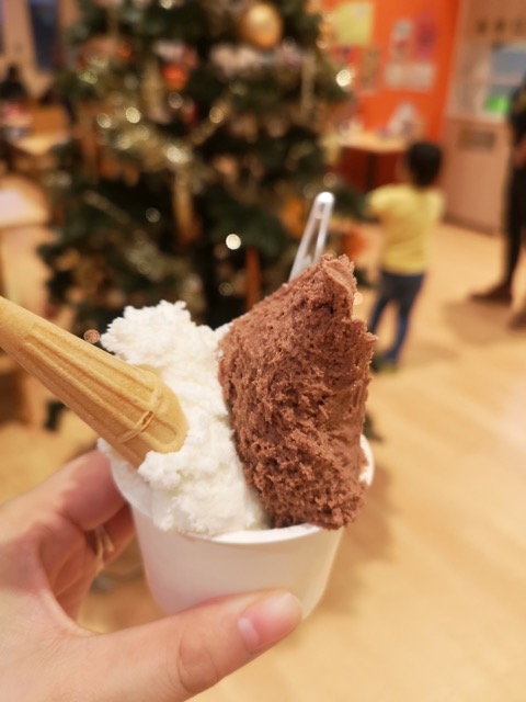 新潟道の駅ただいまーと南蒲ジェラートアイスとクリスマスツリー画像